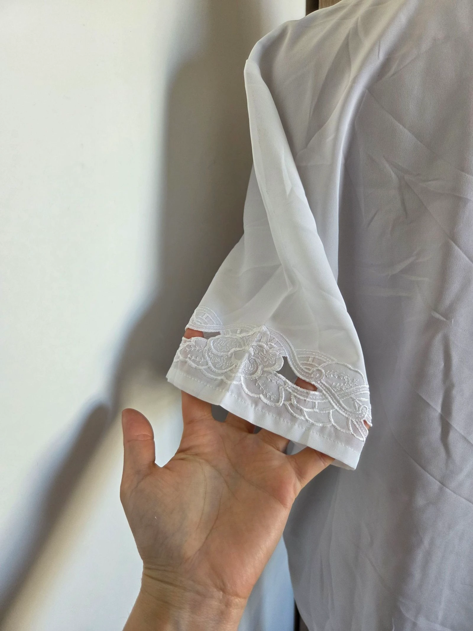 Camisa branca de manga curta com renda tamanho 46 Damart – photo 4